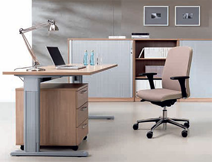 Бюро с регулиране h=680/820мм EASY SPACE